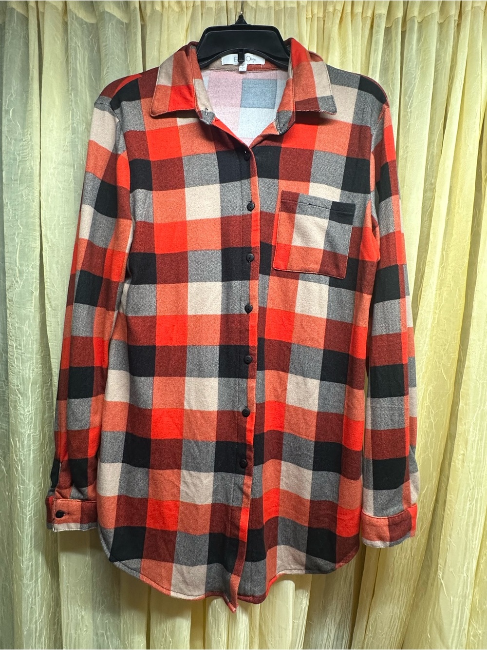 Eden & Olivia Red Black Cream Plaid Button-Up Shirt size S